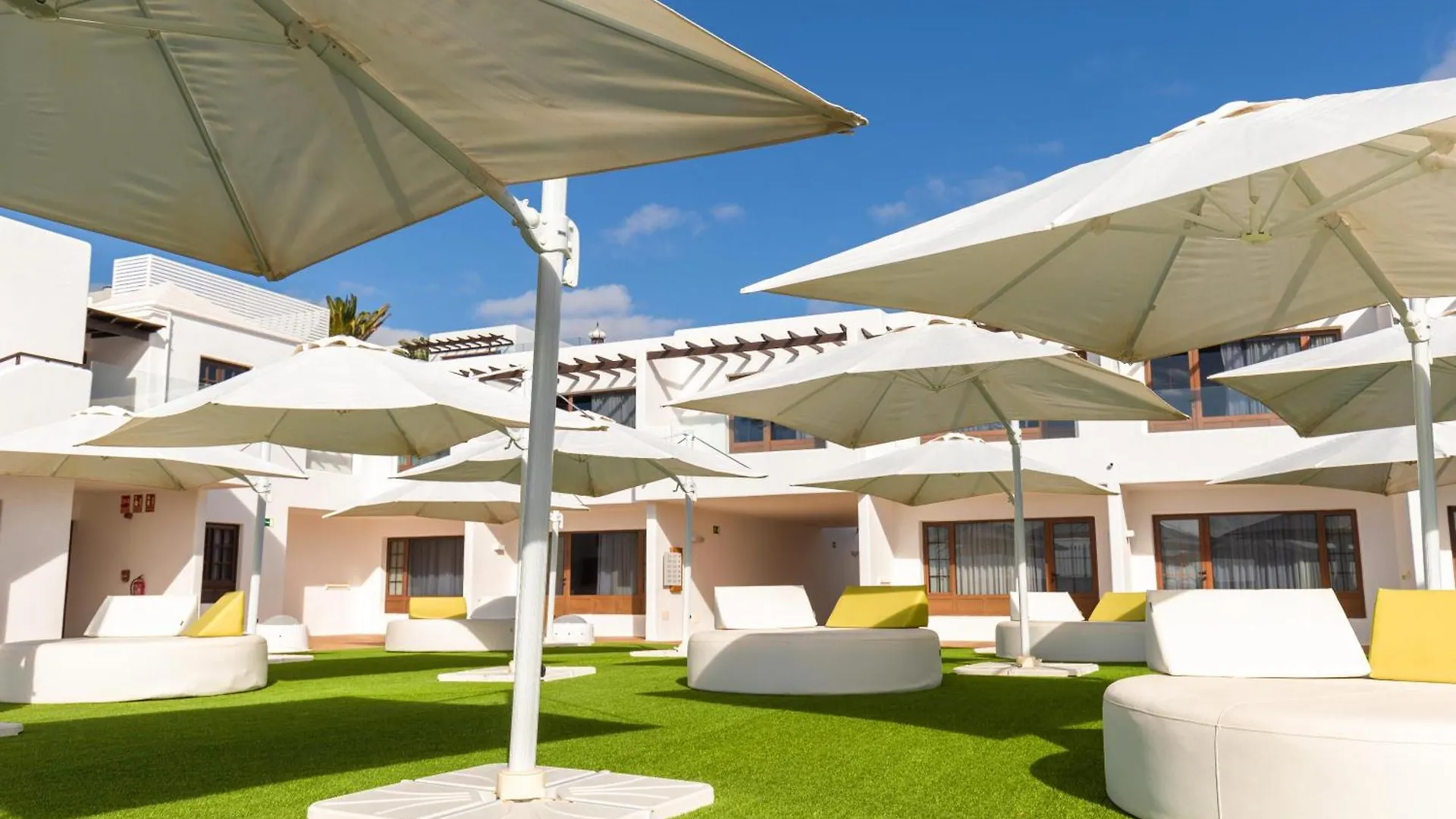 R2 Bahia Kontiki Aparthotel Puerto del Carmen  4*, Puerto del Carmen (Lanzarote) Spain