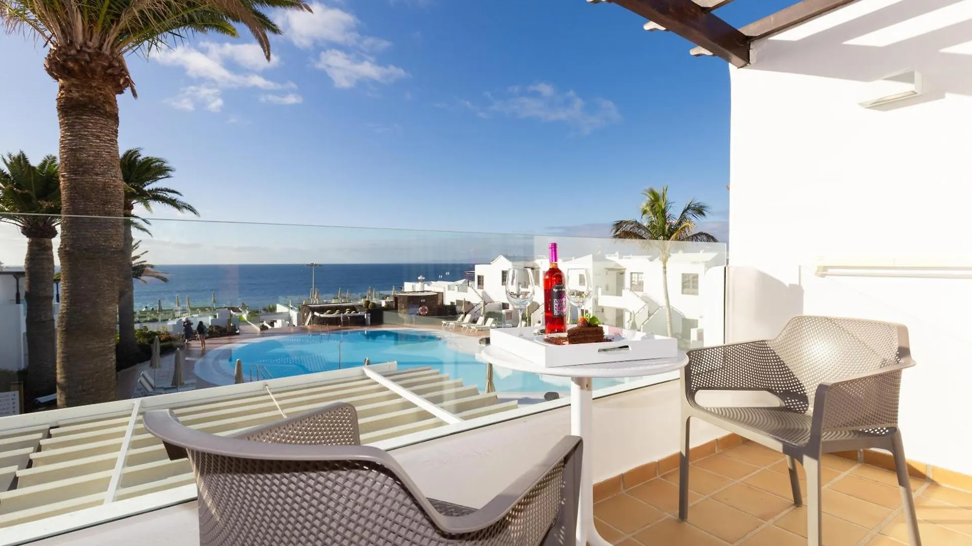 ****  R2 Bahia Kontiki Aparthotel Puerto del Carmen  Spain