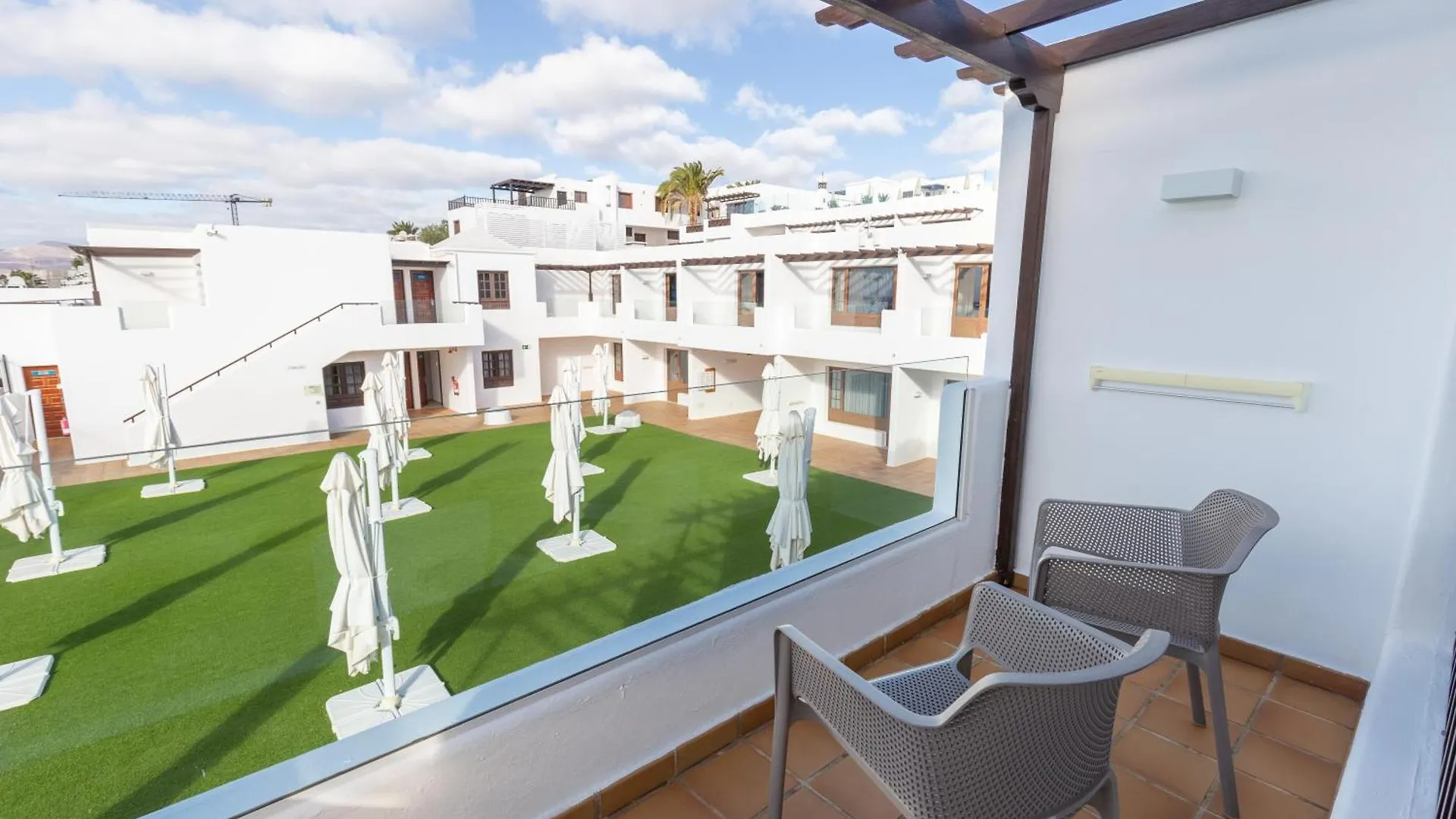 R2 Bahia Kontiki Aparthotel Puerto del Carmen  4*, Puerto del Carmen (Lanzarote) Spain