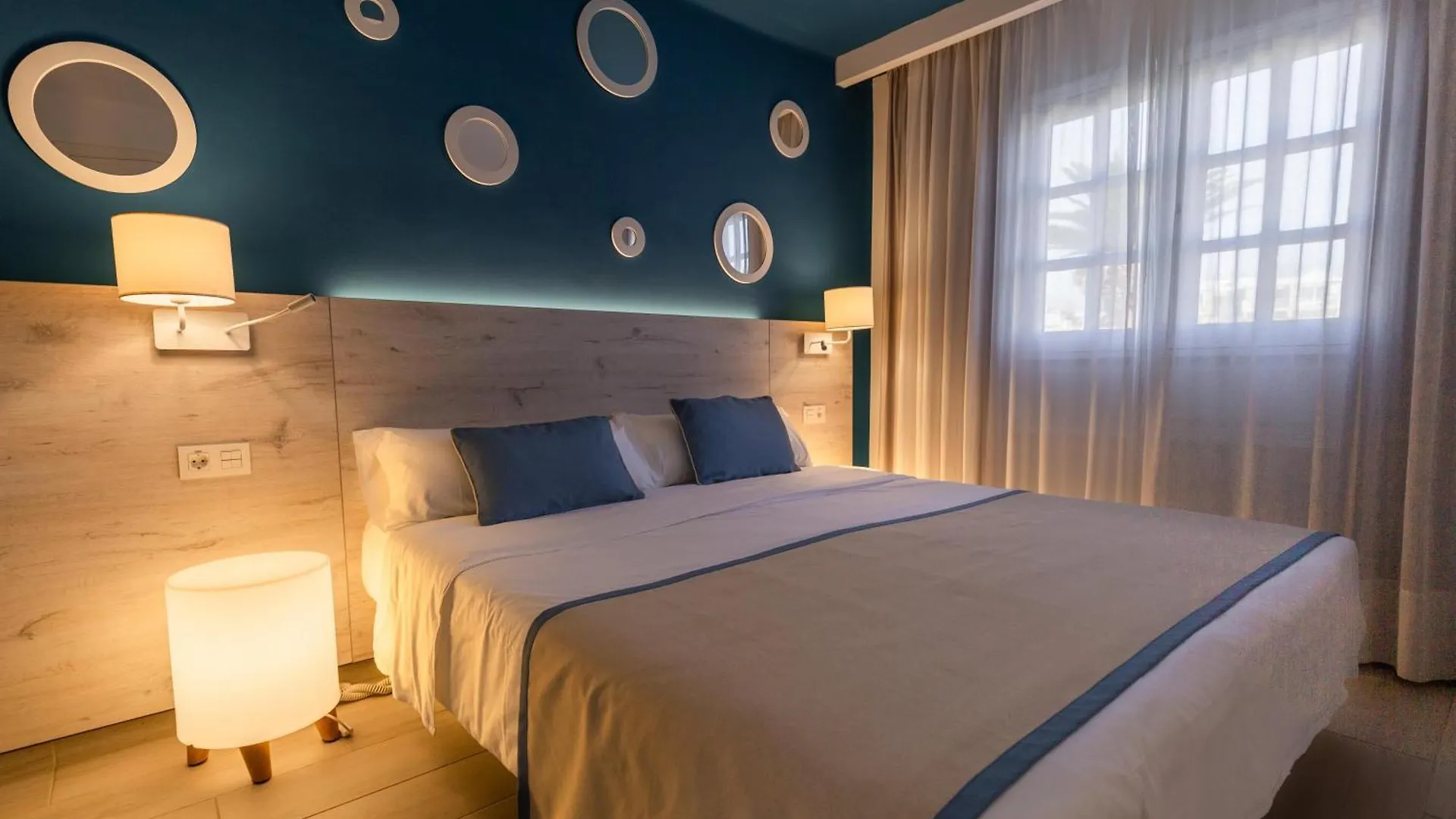 Aparthotel R2 Bahia Kontiki Puerto del Carmen  4*, Puerto del Carmen (Lanzarote) Spagna