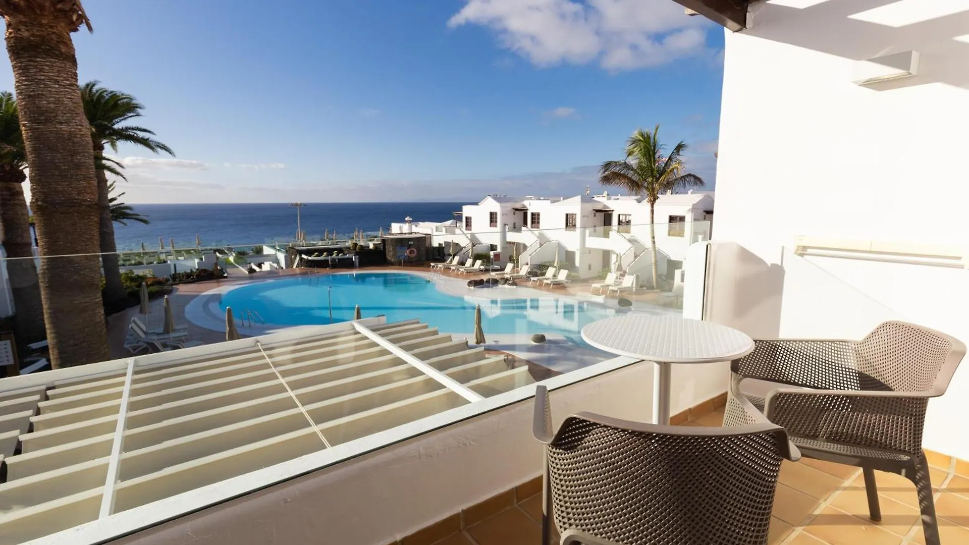Aparthotel R2 Bahia Kontiki Puerto del Carmen  4*, Puerto del Carmen (Lanzarote) Spagna